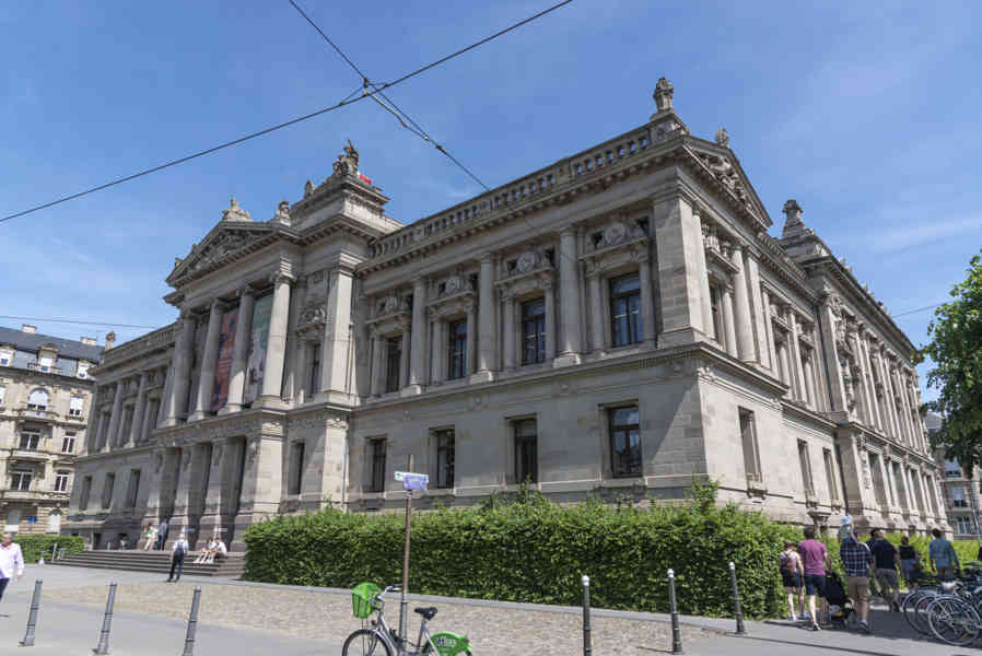 Francia - Alsacia 114 - Estrasburgo - plaza de la República - Biblioteca Nacional y Universitaria.jpg